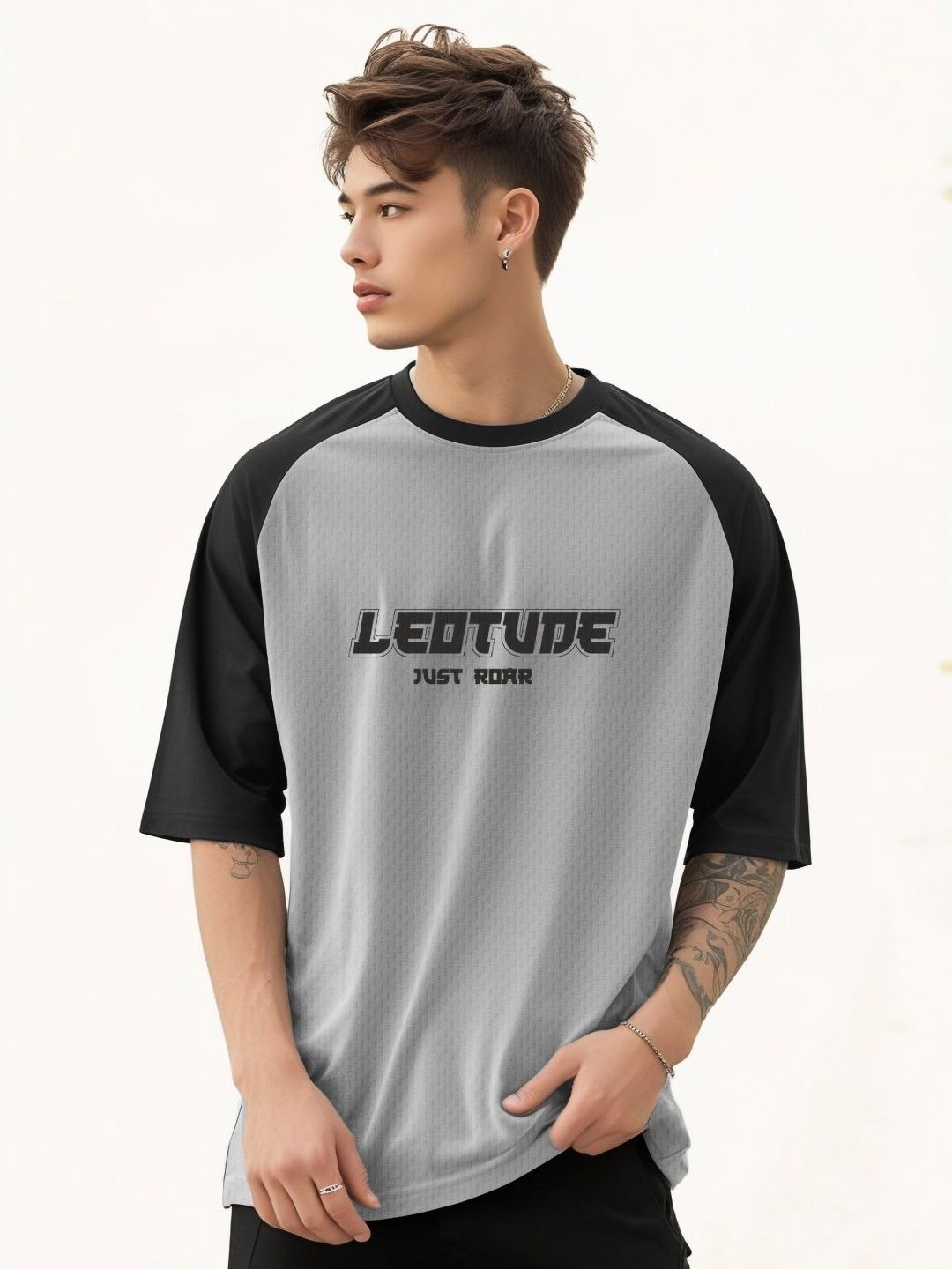 Leotude Typography Printed Raglan Sleeves Oversized T-shirt