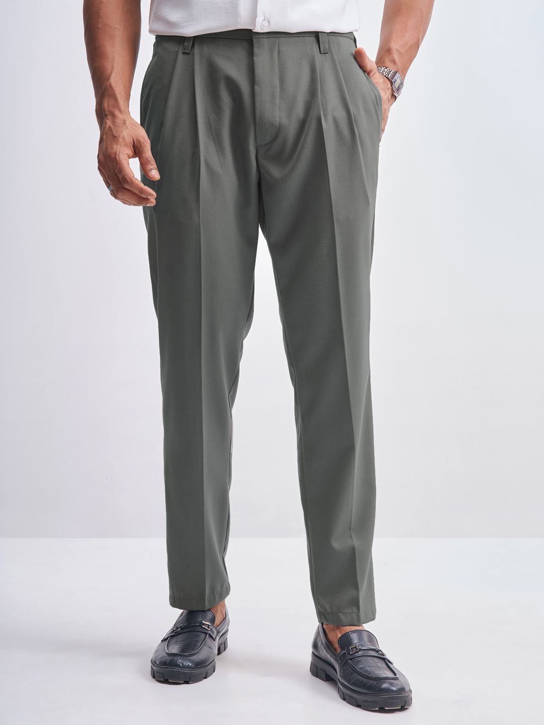 HIGHLANDER Men Double-Pleated Relaxed Fit Formal Trousers