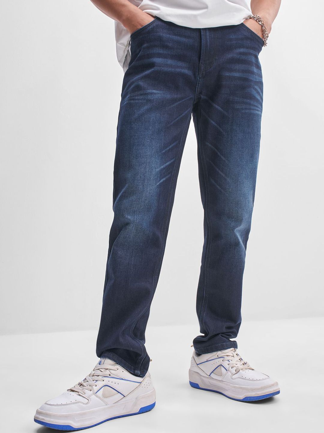 HIGHLANDER Men Slim Fit Mid-Rise Heavy Fade Stretchable Jeans