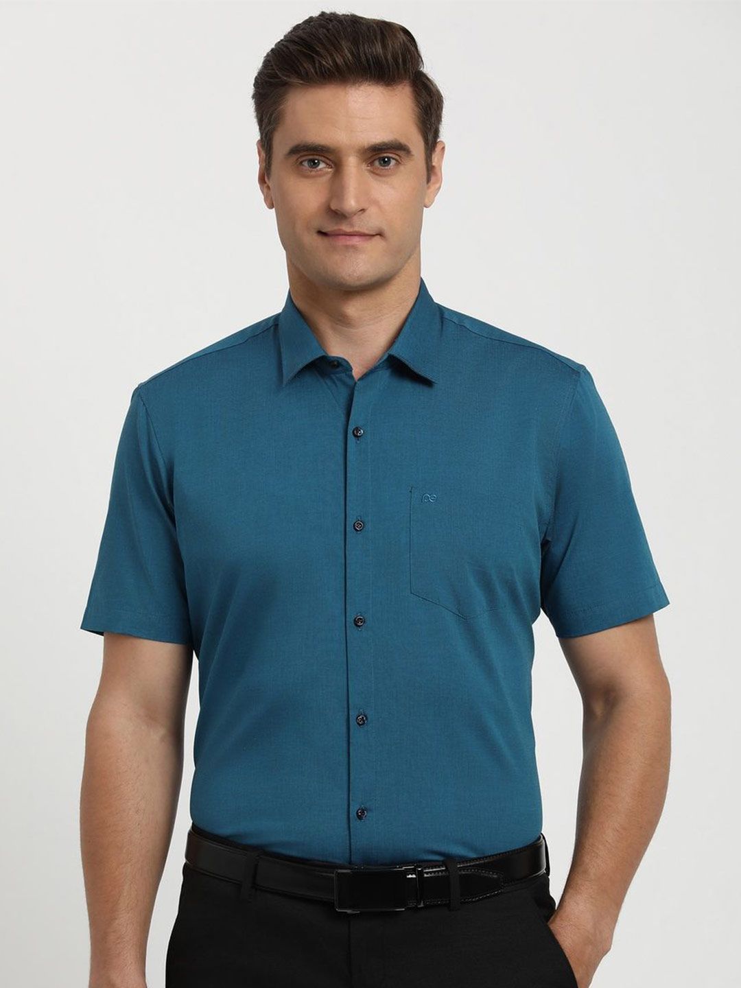 Peter England Men Solid Spread Collar Formal Shirt
