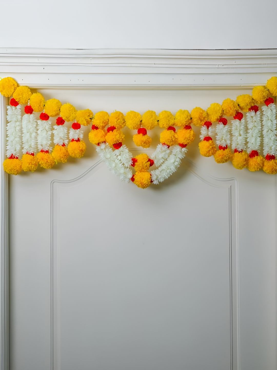 Nutts Yellow & White Marigold Mogra Bandhanwar Festive Decor