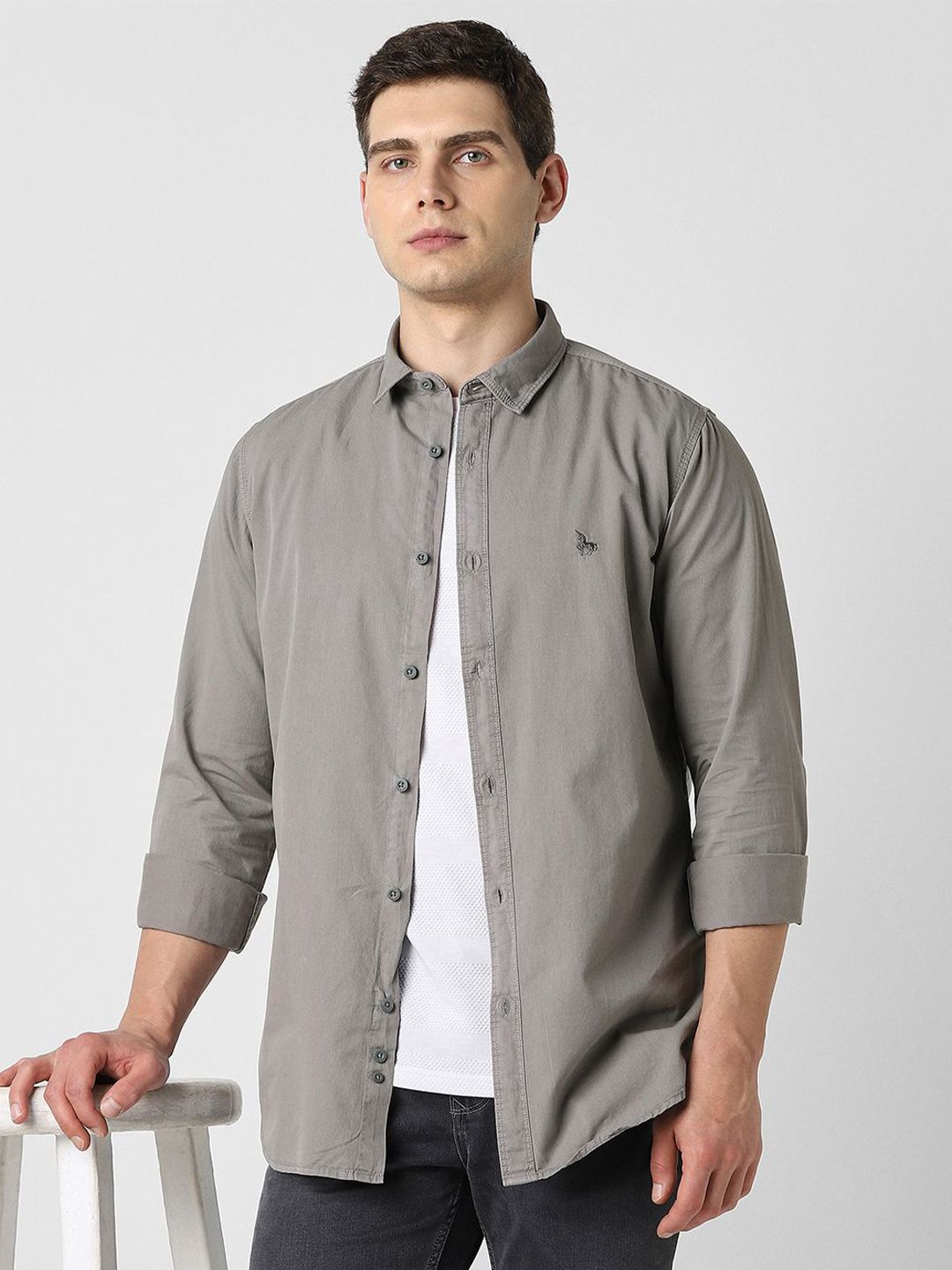 VAN HEUSEN DENIM LABS Men Solid Spread Collar Pure Cotton Casual Shirt