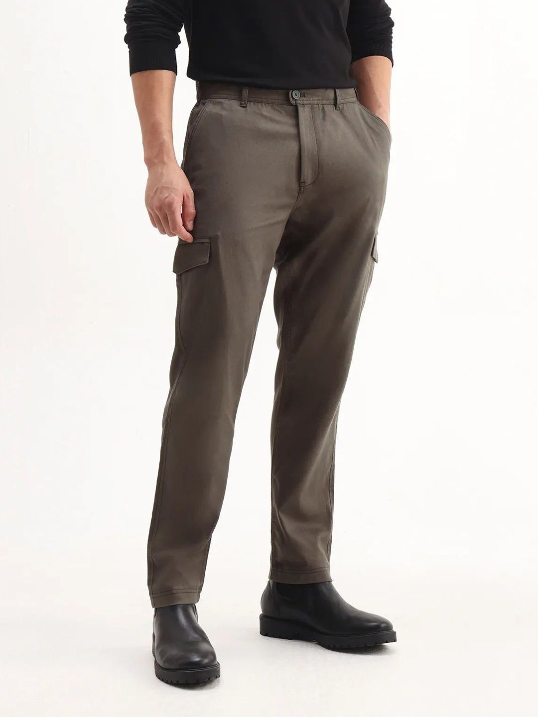 Regular Fit Cargos Trousers RARE RABBIT CUREX-1 Men Tailored Regular Fit Mid-Rise Cargos Trousers