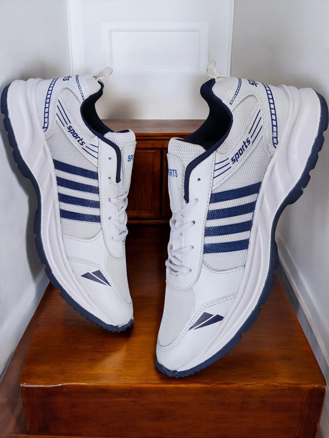 Free Kicks Men White Synthetic Marking Running Sports Shoes