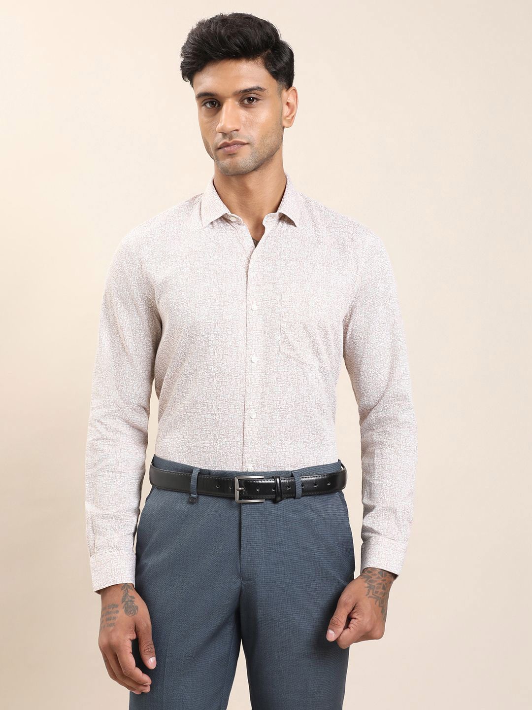 Turtle Men Standard Slim Fit Textured Spread Collar Cotton Formal Shirt