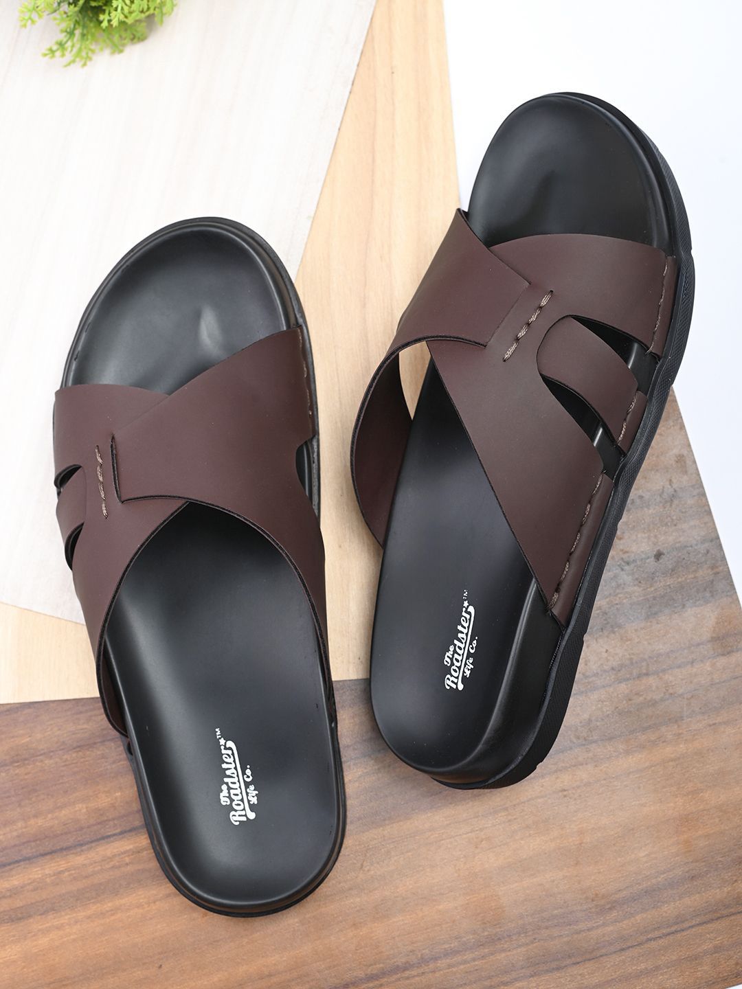 The Roadster Lifestyle Co Men Cross-Strap Slip On Flip Flops