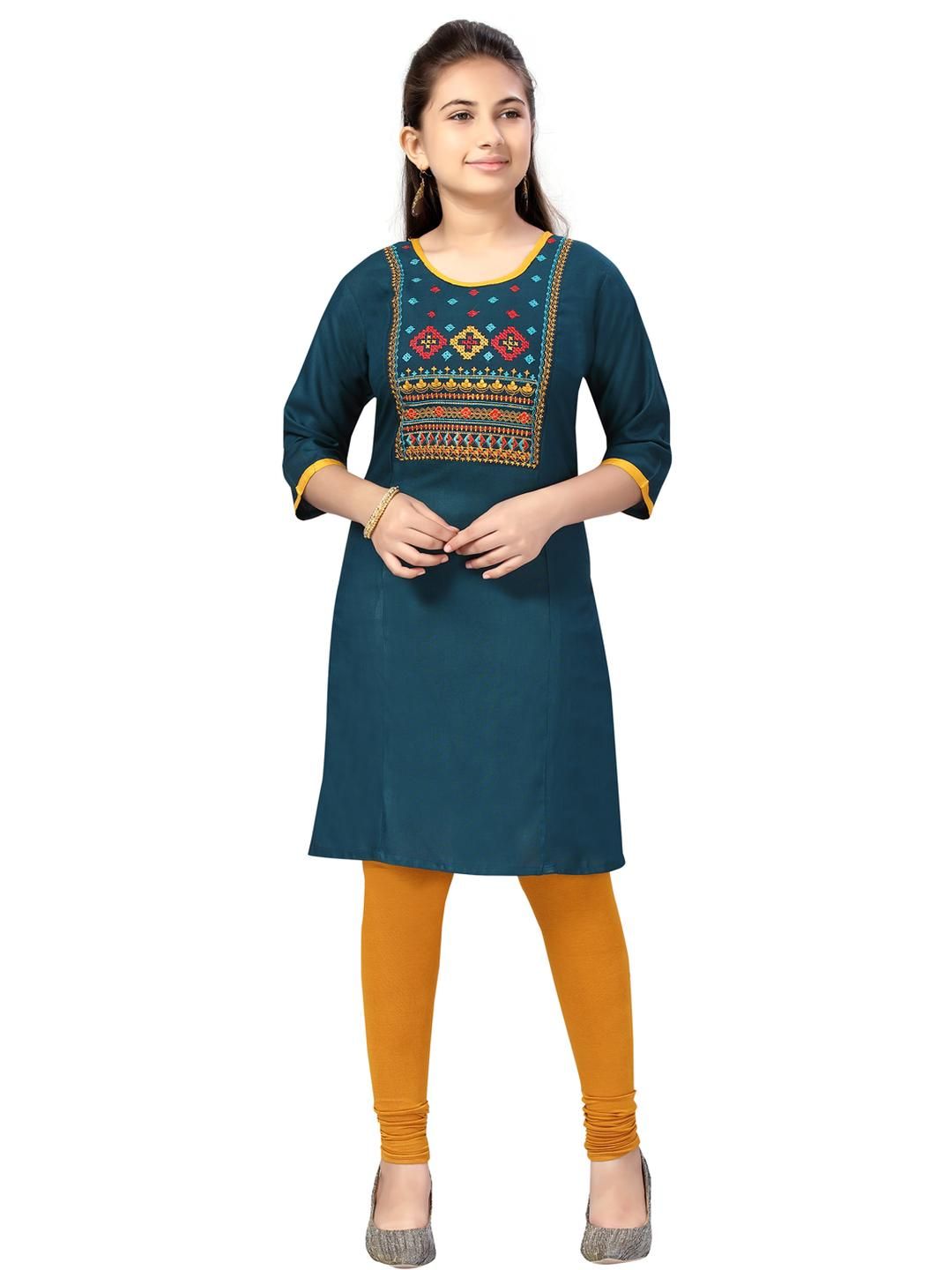 Muhuratam Mom&Bae Women Red Kurtas