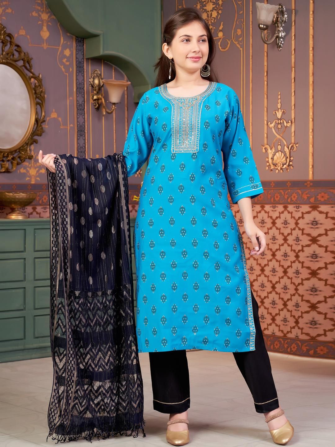 Muhuratam Mom&Bae Women Blue Kurtas