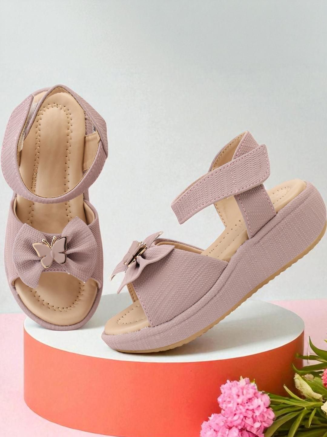 Freeplay Freeplay Girls Freeplay Low Wedge Chic Sandals