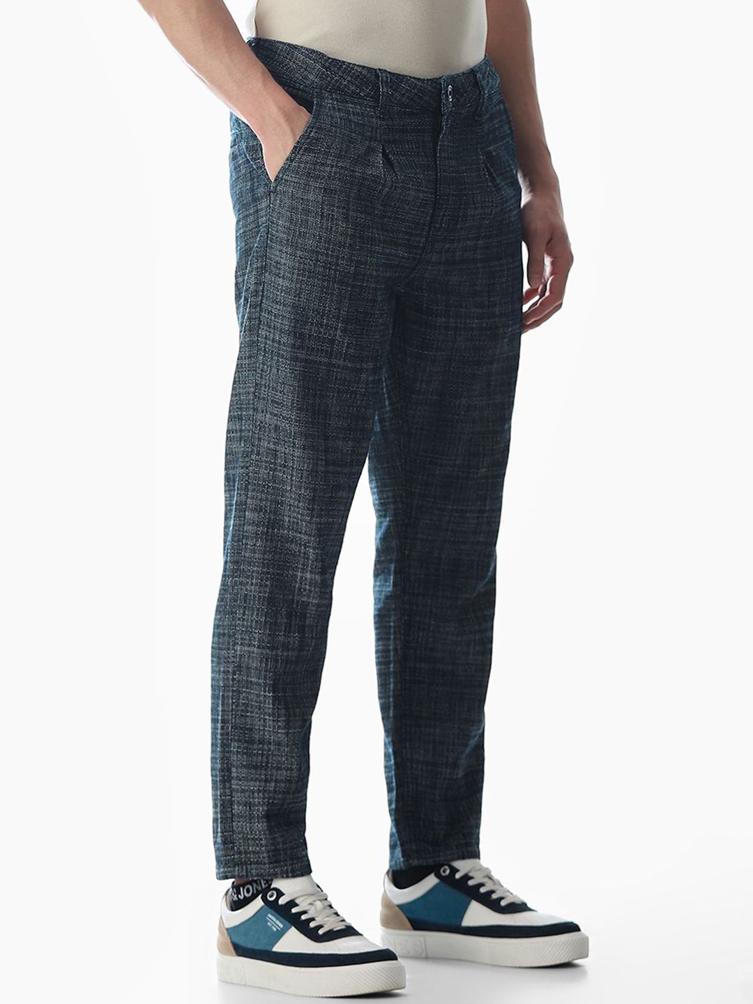 Tapered Fit Clean Look No Fade Stretchable Cotton Jeans