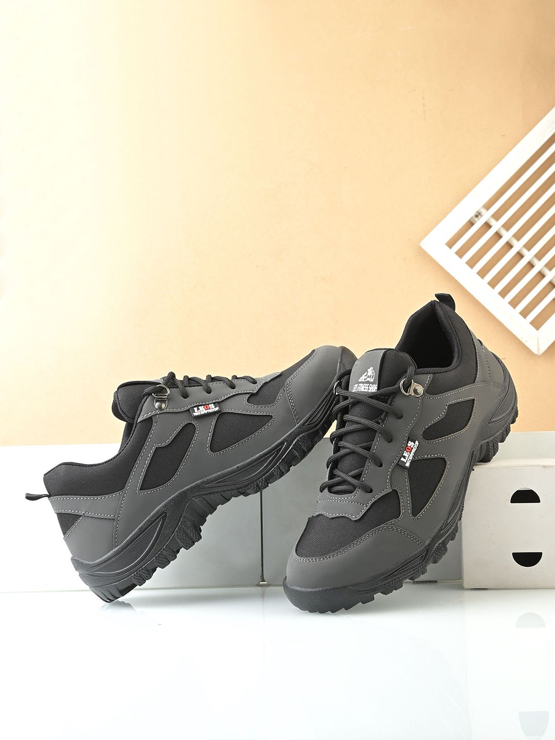 Leo's Fitness Shoes Men Lace-Up Trekking Shoes