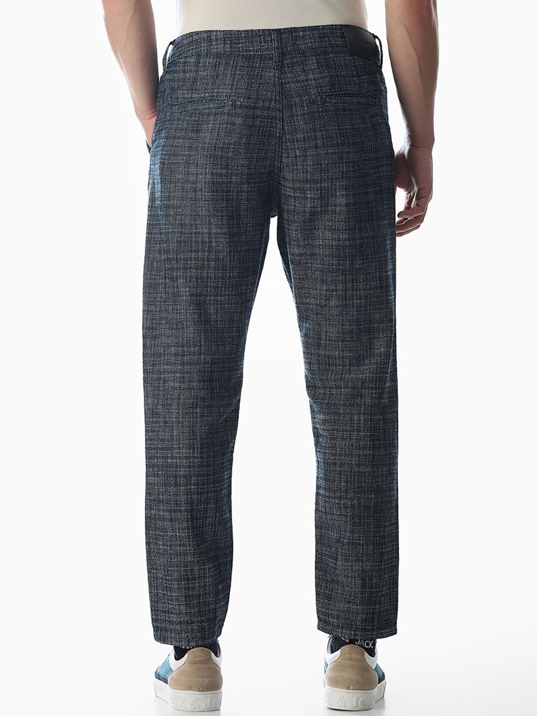 Tapered Fit Clean Look No Fade Stretchable Cotton Jeans