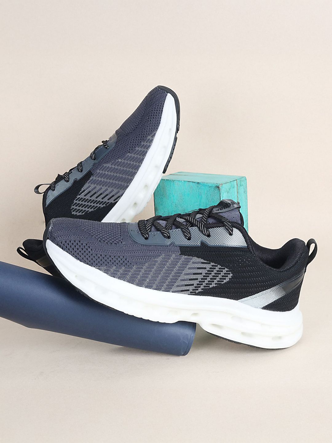 Aqualite Men Mesh Walking Shoes