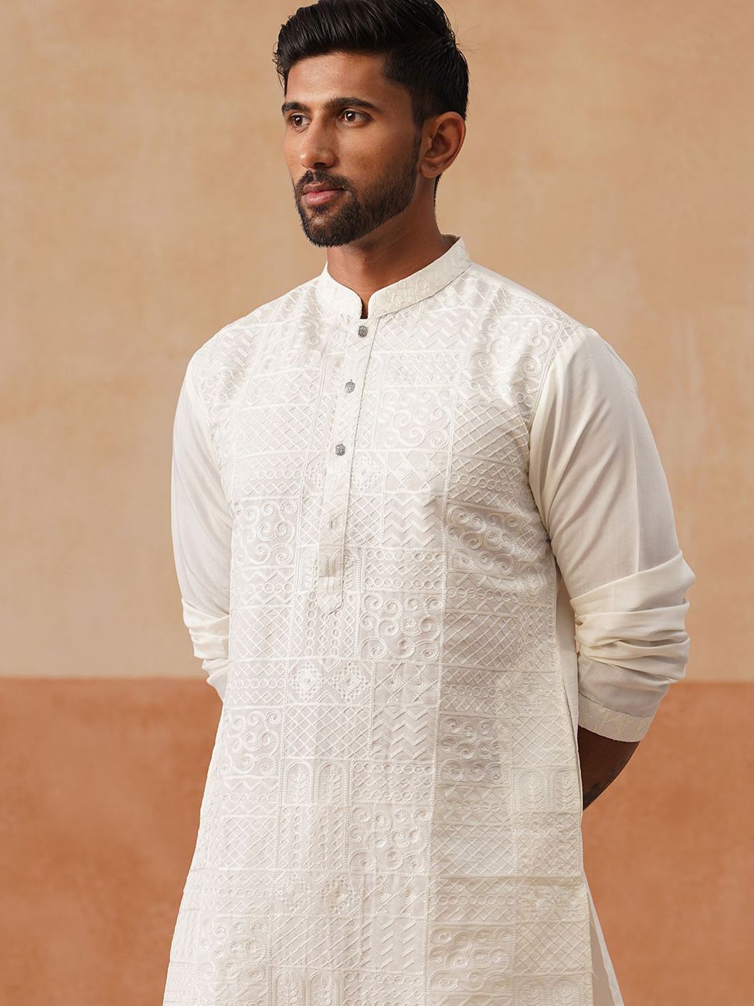 Jompers Men Geometric Embroidered Thread Work Kurta