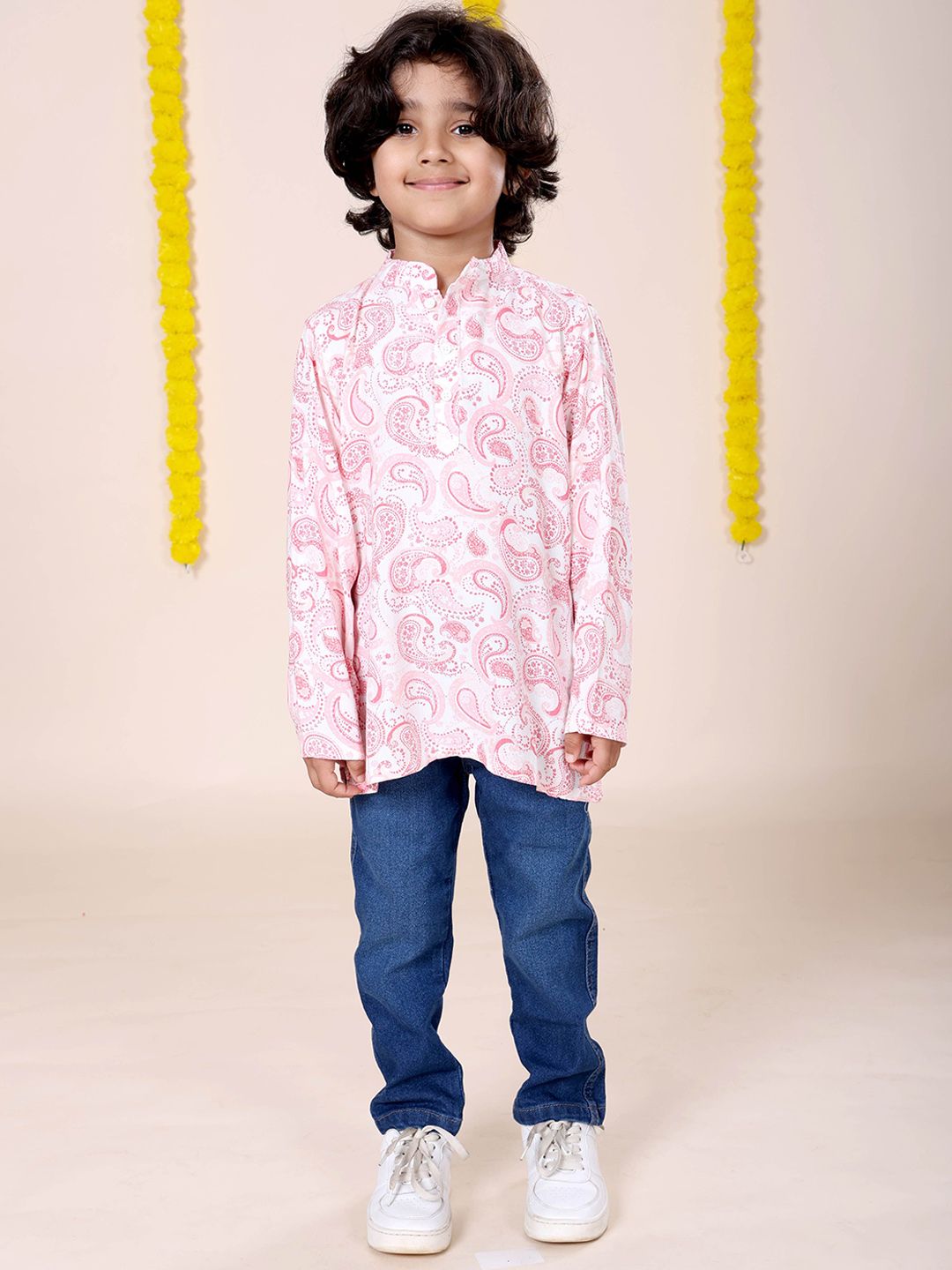 KiddoPanti Boys Paisley Printed Kurta with Trousers