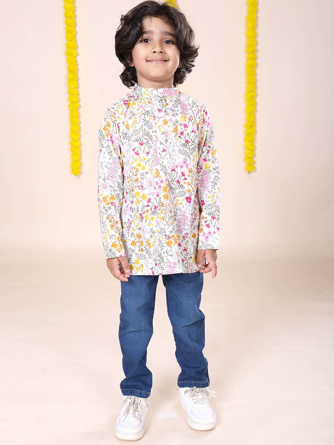 KiddoPanti Boys Floral Printed Cotton Kurta with Trousers