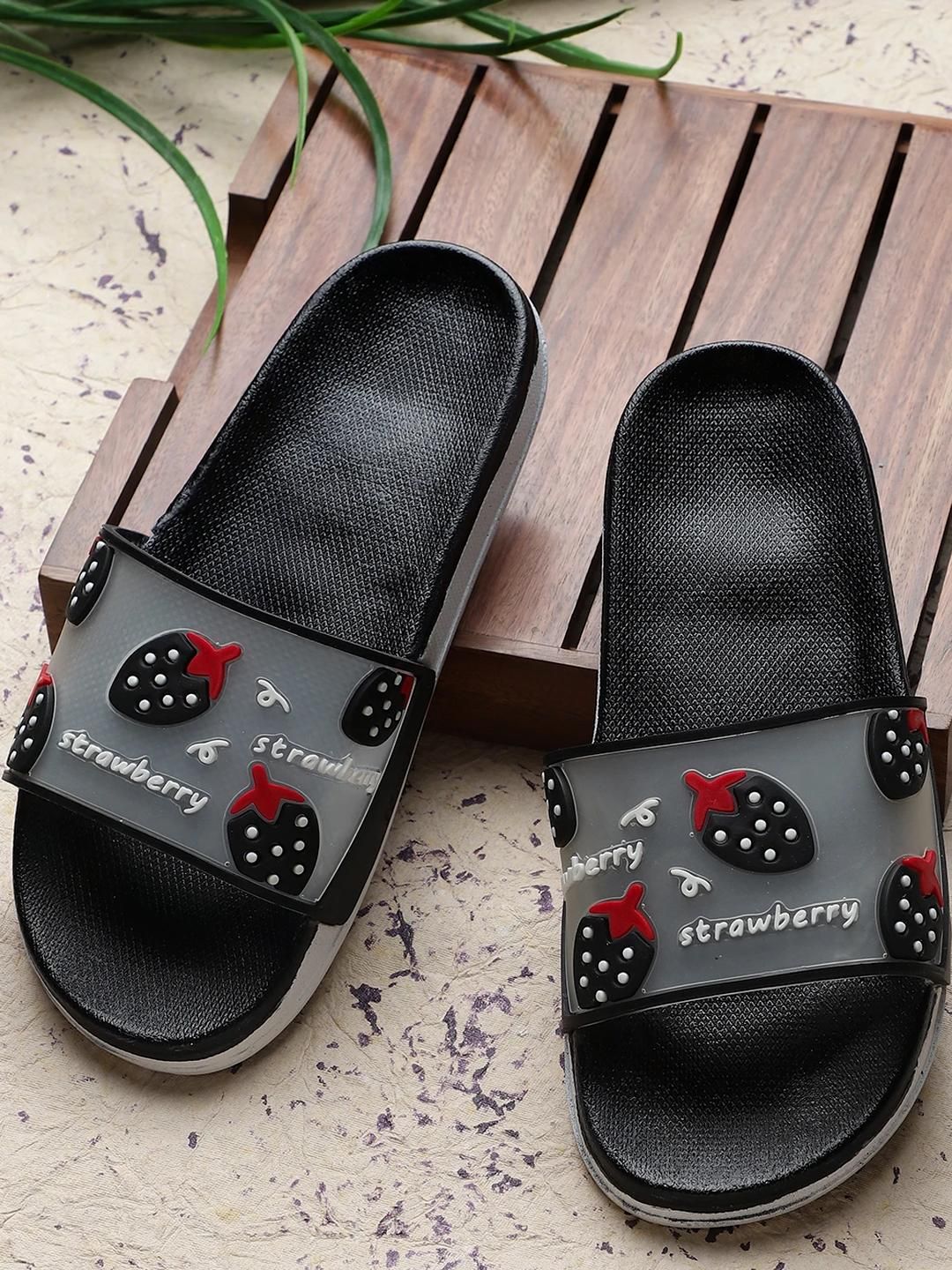 Pampy Angel Men Printed Rubber Slip-On