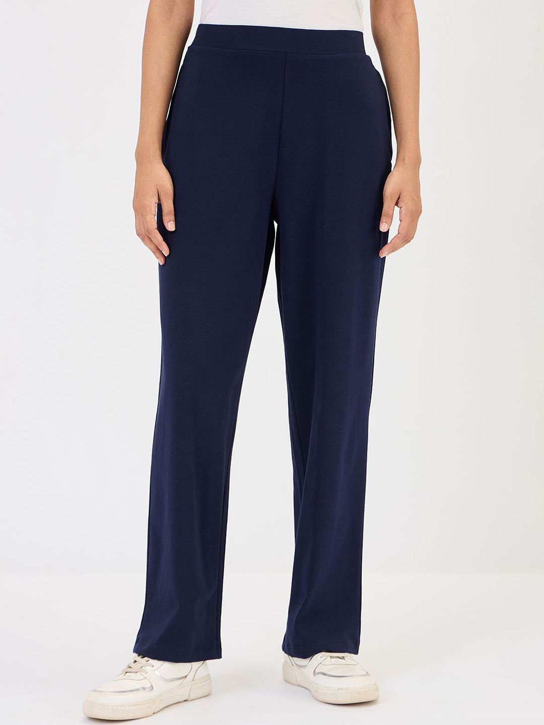 FEMMELLA Women Relaxed Fit Mid-Rise Trousers