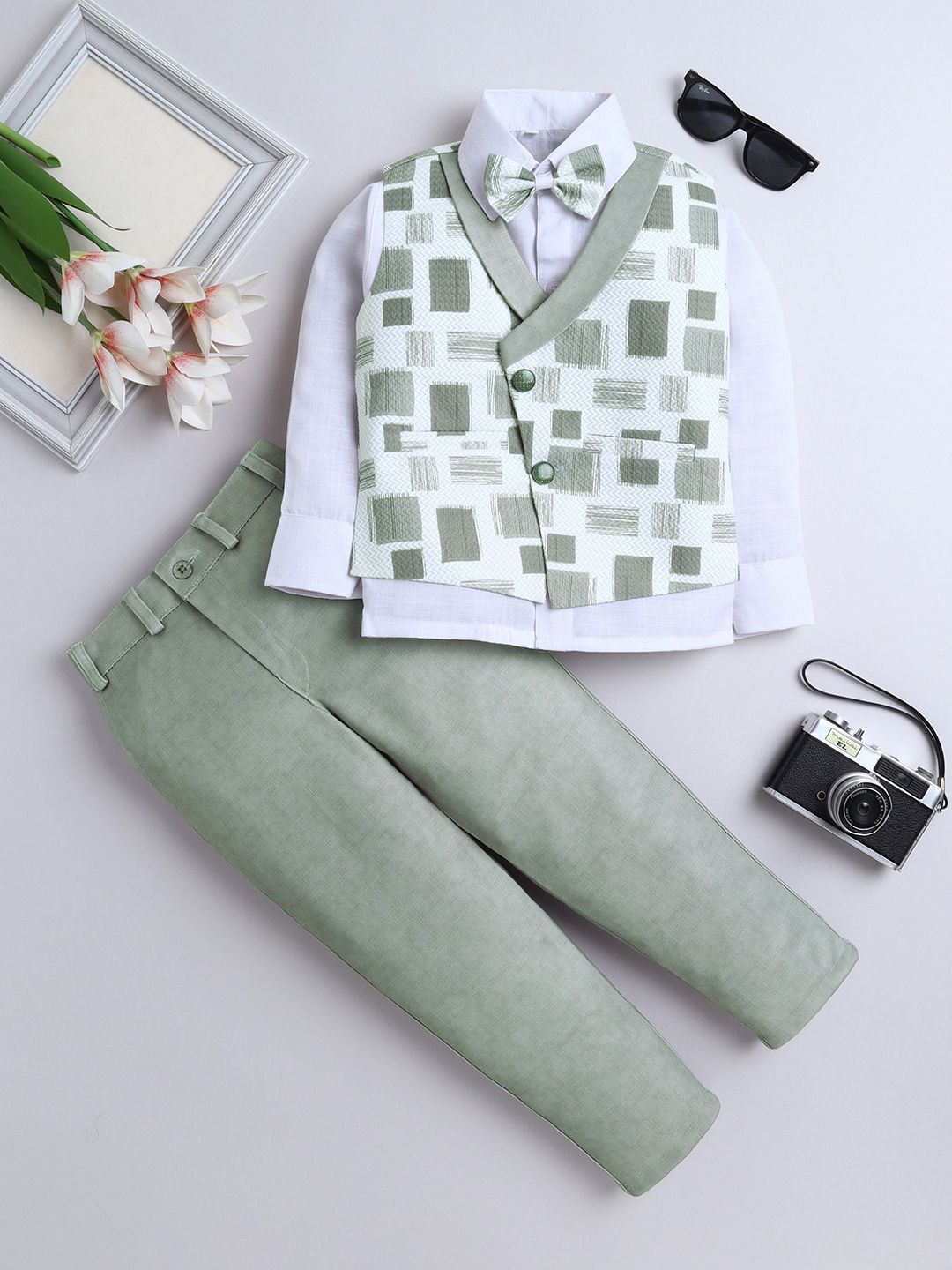 BAESD Boys Printed Three-Piece Suit With Bow Tie