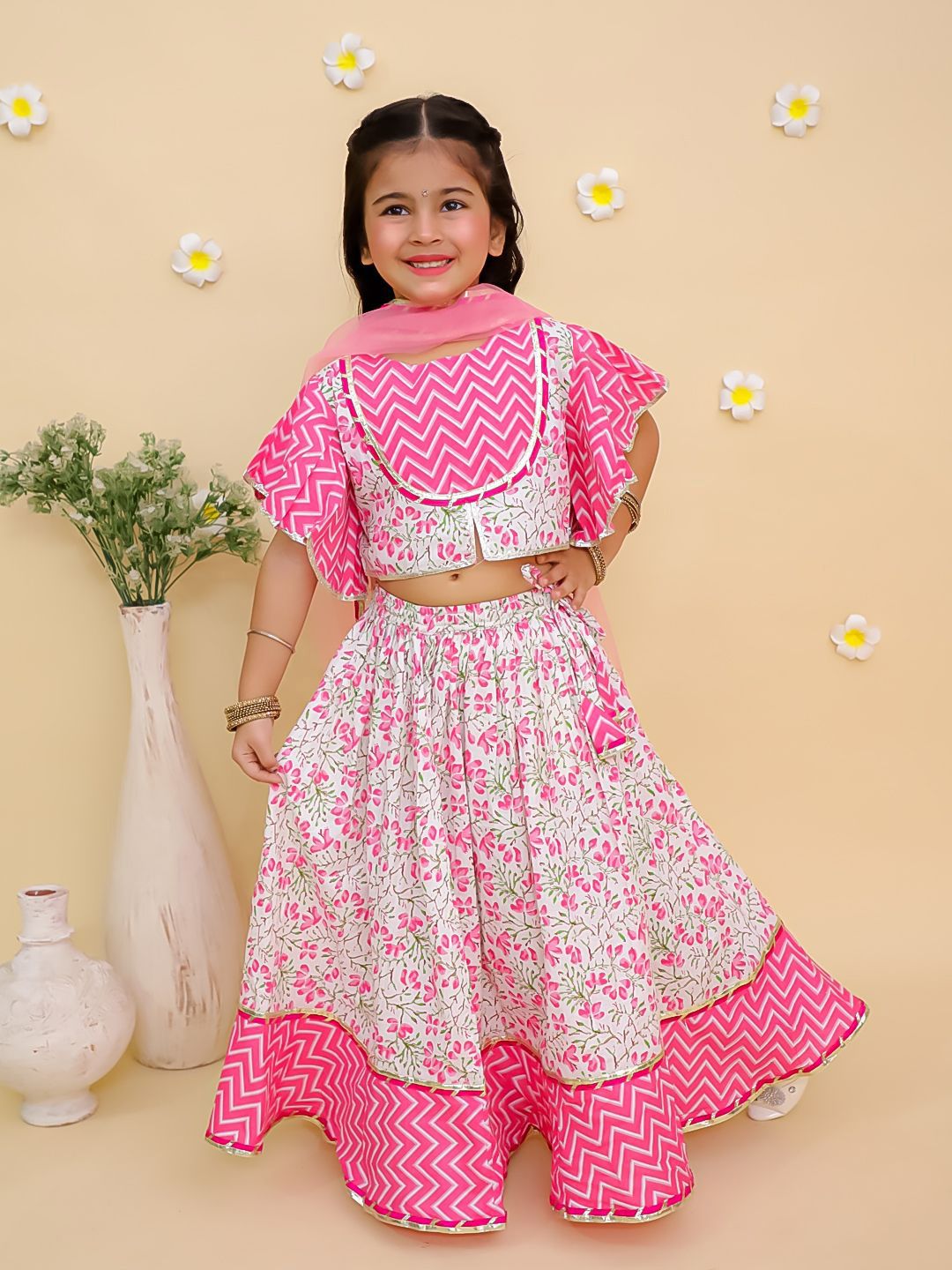 JUNITOS Girls Printed Foil Print Ready to Wear Lehenga & Blouse With Dupatta