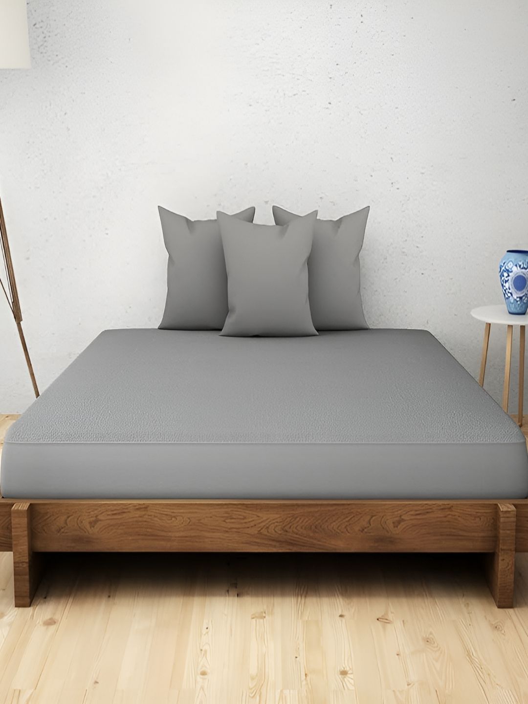Welspun Grey Water Resistant Queen Mattress Protector