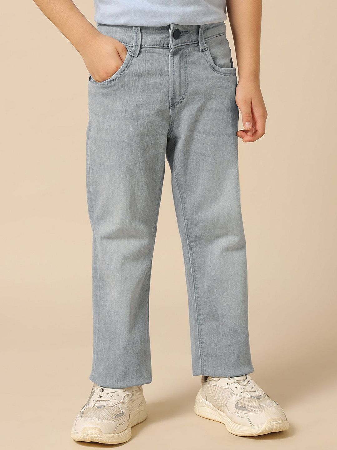 U.S. Polo Assn. Kids Boys Relaxed Fit Mid-Rise Light Fade Stretchable Jeans