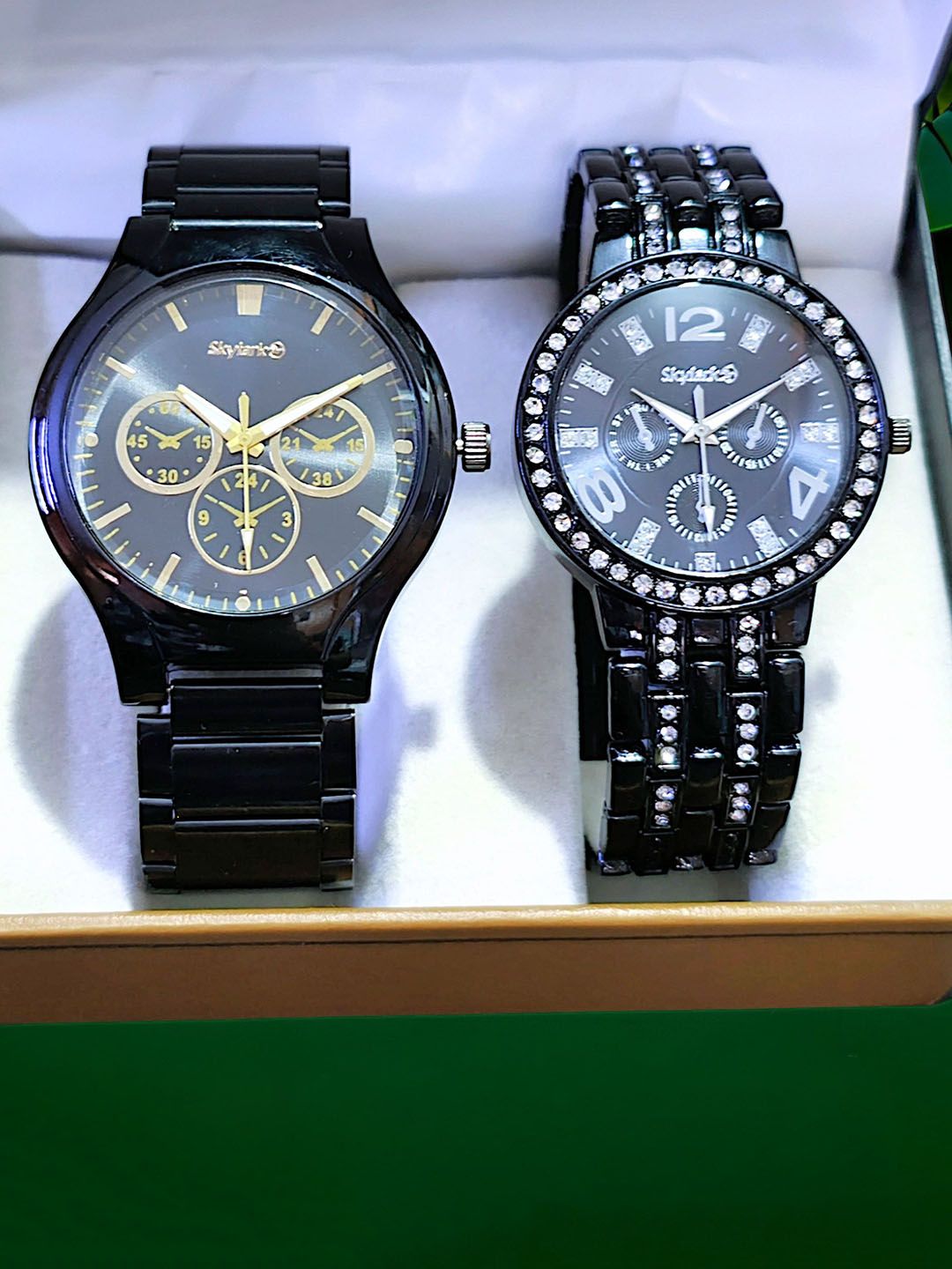 Skylark Skylark Unisex Pack Of 2 Bracelet Style Straps Analogue Watch CPM-black-crono&1500-black