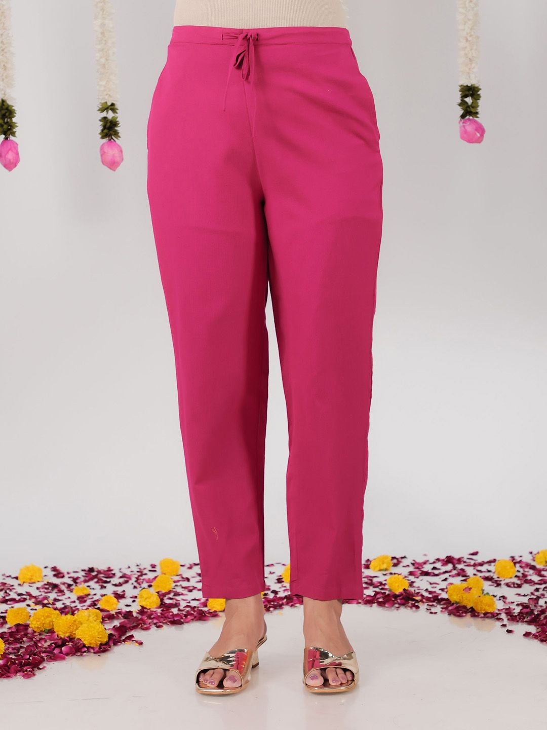 Aramya Women Mid Rise Trousers