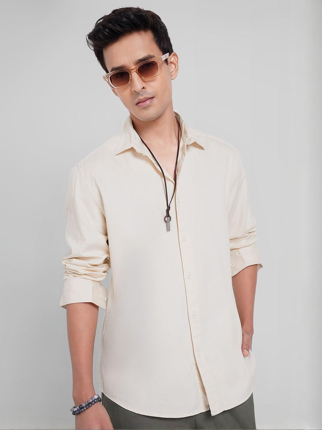 7 Alt by Pantaloons Men Relaxed Fit Solid Spread Collar Pure Cotton Casual Shirt