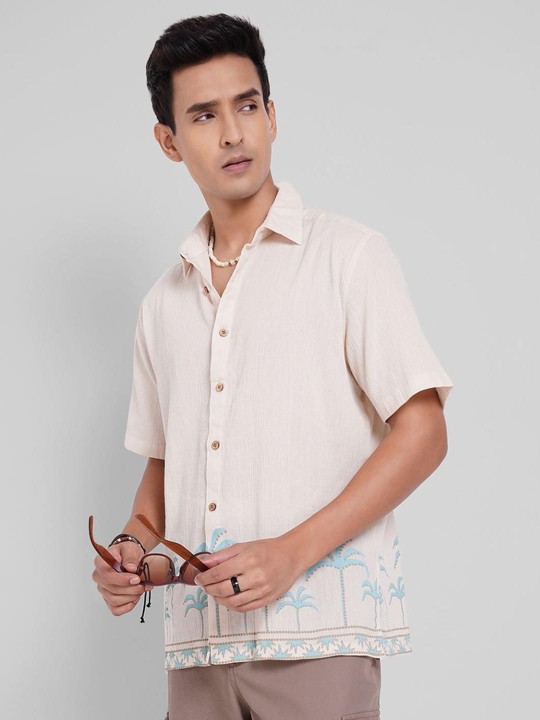 7 Alt by Pantaloons Men Relaxed Fit Textured Spread Collar Pure Cotton Casual Shirt