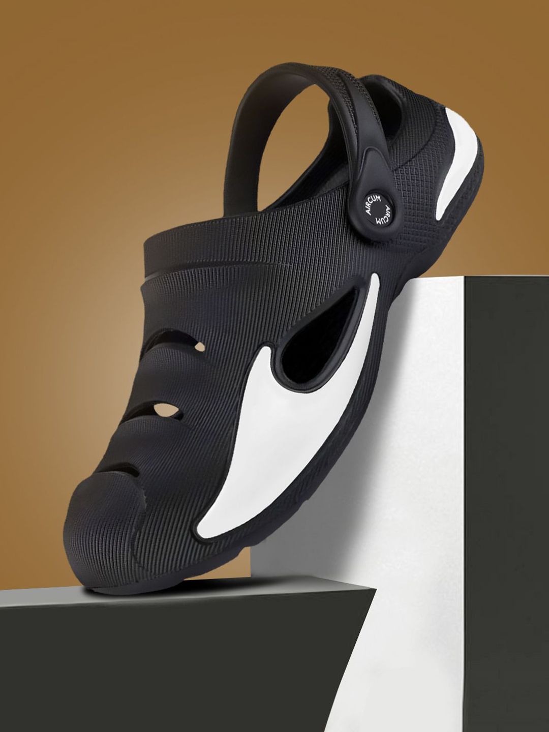 Aircum Men Clogs
