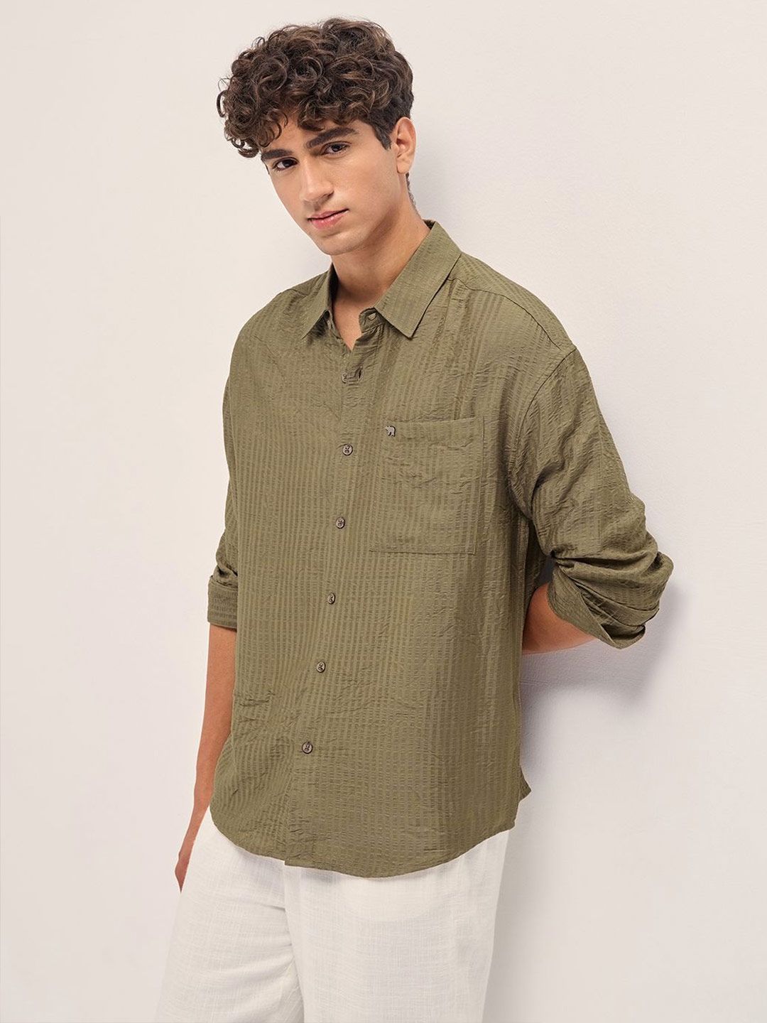 THE BEAR HOUSE Men Relaxed Fit Textured Spread Collar Casual Shirt