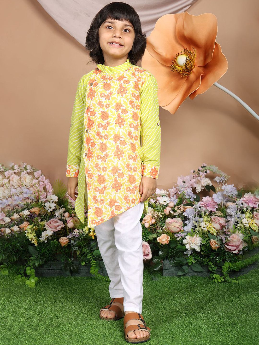 LIL PITAARA Boys Floral Printed Pure Cotton Kurta with Pyjama