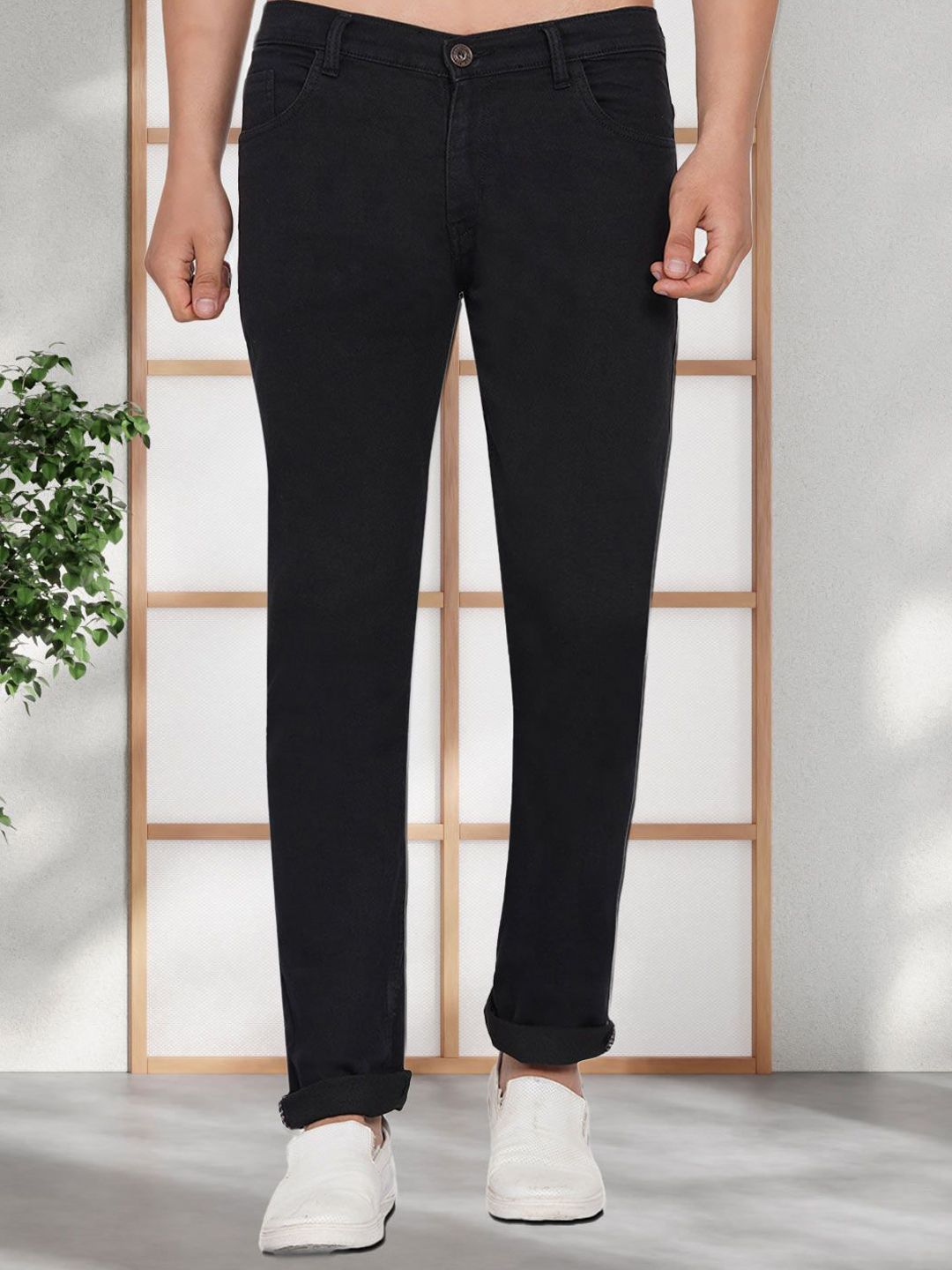 Dais Men Straight Fit Mid-Rise Stretchable Jeans