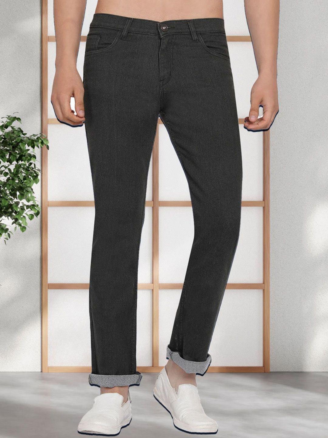 Dais Men Straight Fit Mid-Rise Clean Look Stretchable Jeans