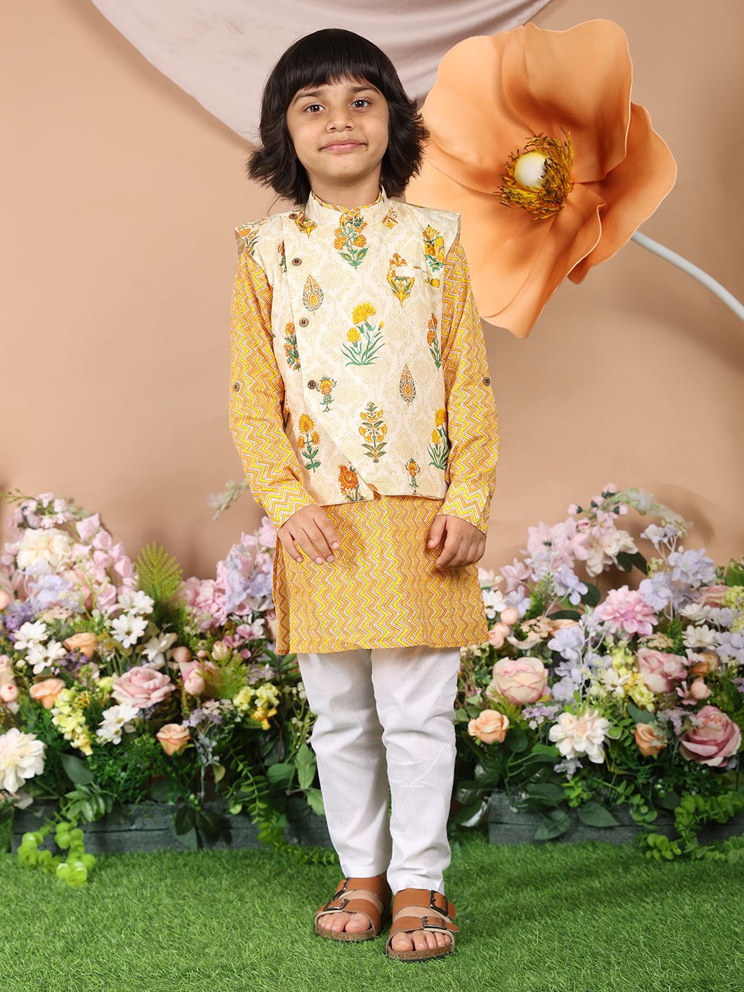 LIL PITAARA Boys Ethnic Motifs Printed Pure Cotton Kurta with Pyjama & Nehru Jacket