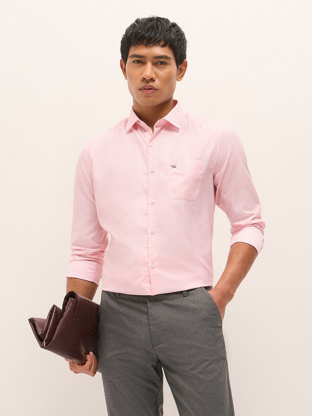 THE BEAR HOUSE Men Vertical Striped Spread Collar Formal Shirt