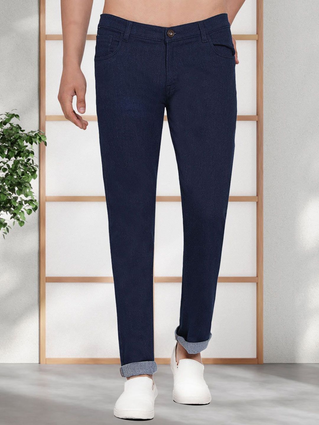 Dais Men Straight Fit Mid-Rise Stretchable Jeans