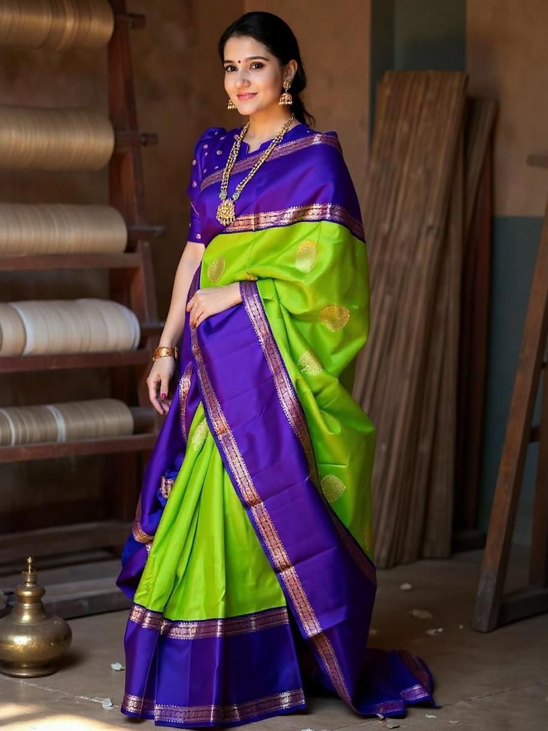 VILLE FASHION Ethnic Motifs Woven Design Zari Kanjeevaram Saree