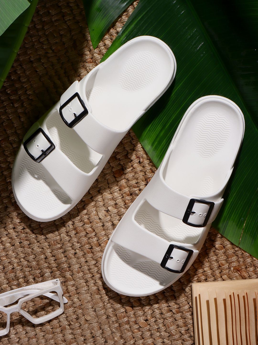 Cantabil Men Lightweight Sliders