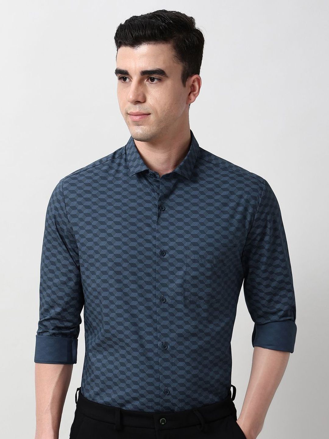 Peter England Peter England Men Slim Fit Geometric Printed Spread Collar Cotton Formal Shirt