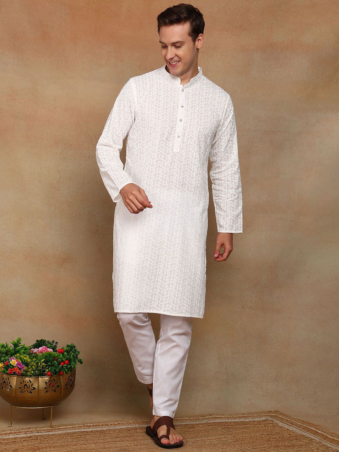 House of Pataudi Men Woven Design Embroidered Festive Straight Kurta
