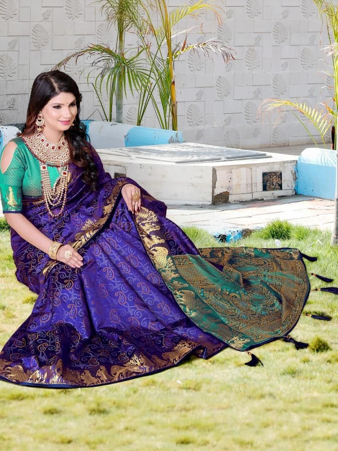 AKSH FASHION Blue Silk Blend  Sarees