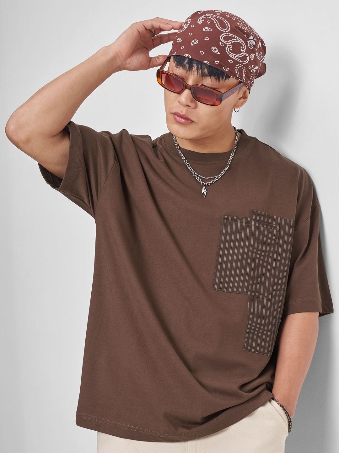HIGHLANDER Men Solid Round Neck Oversized T-shirt