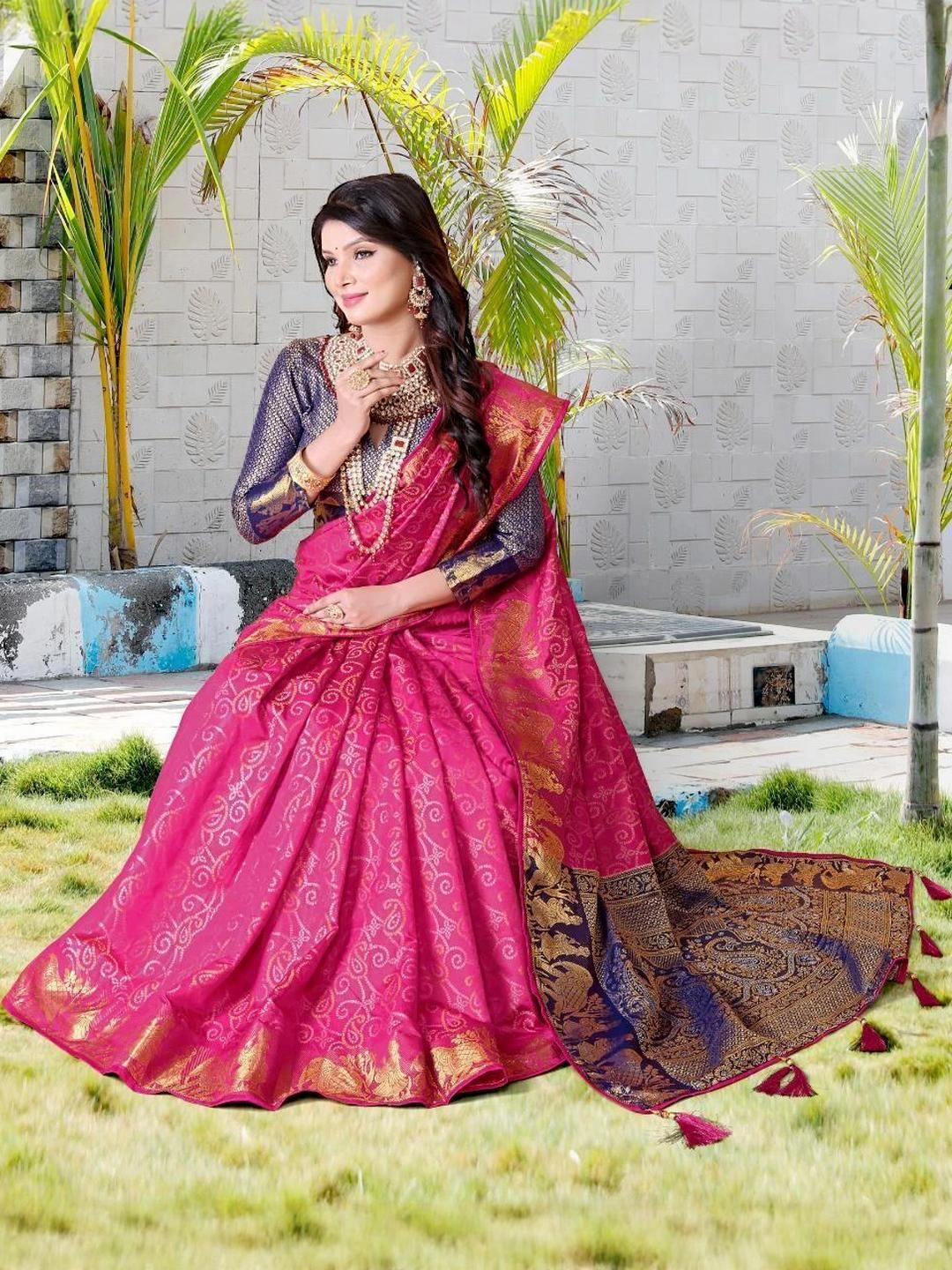 AKSH FASHION Pink Silk Blend  Sarees