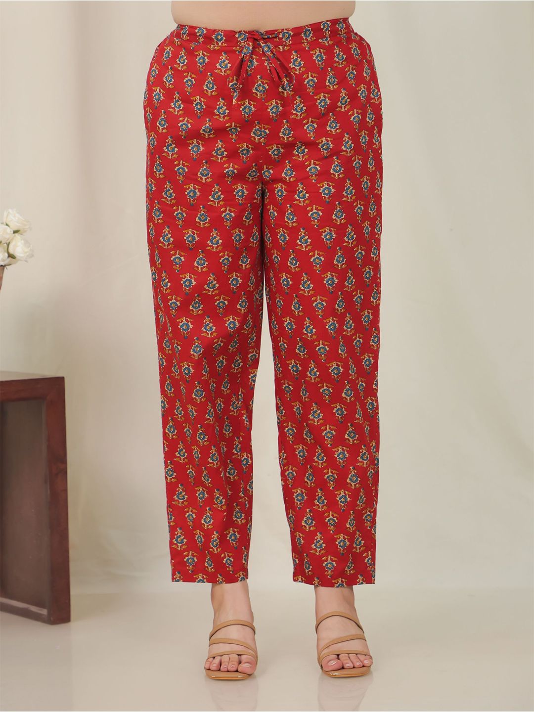 Aramya Women Floral Printed Cotton Mid-Rise Cotton Trousers