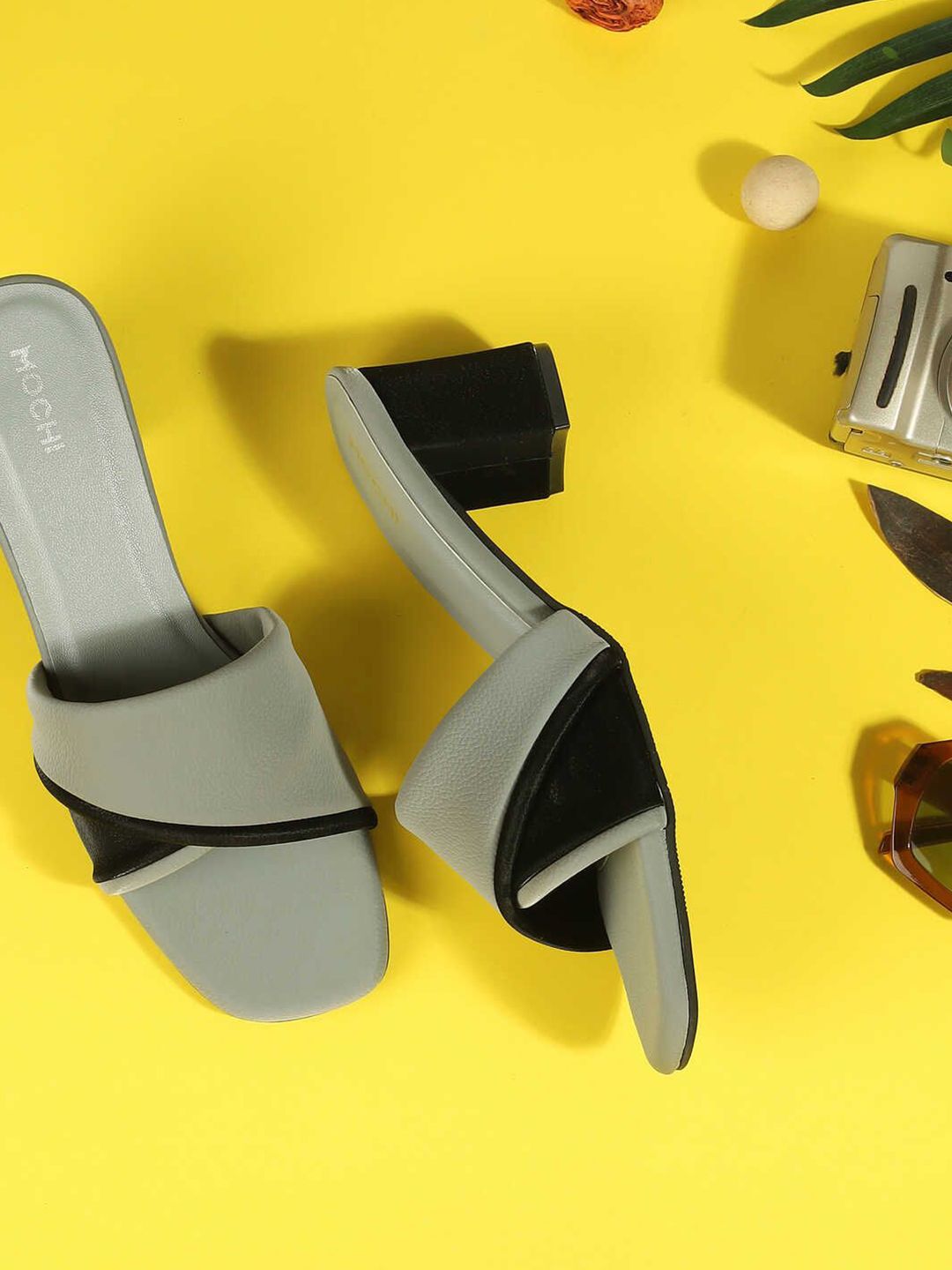Mochi Mochi Women Colourblocked Square Toe Block Heels Mules