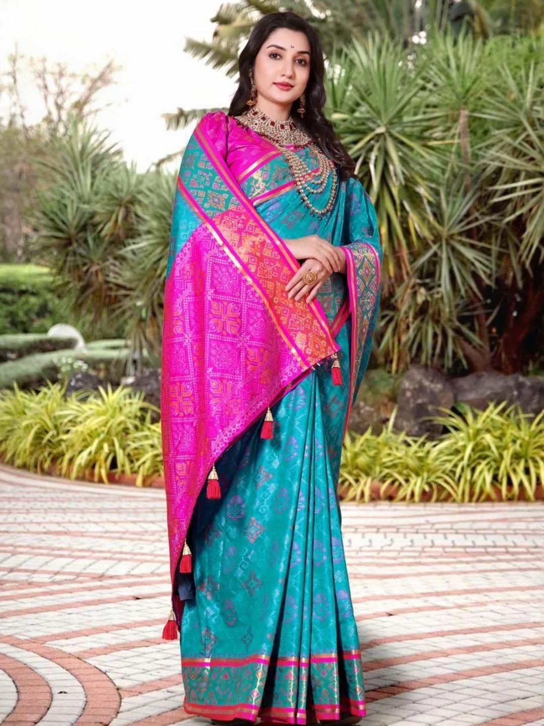 AKSH FASHION Blue Silk Blend  Sarees