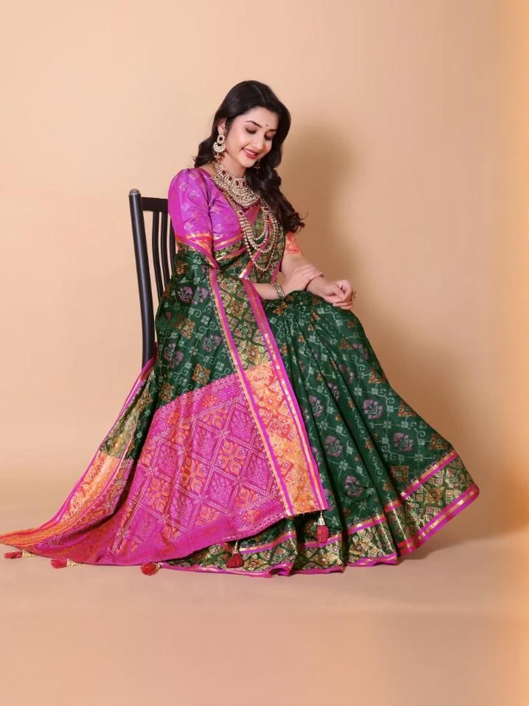 AKSH FASHION Green Silk Blend  Sarees