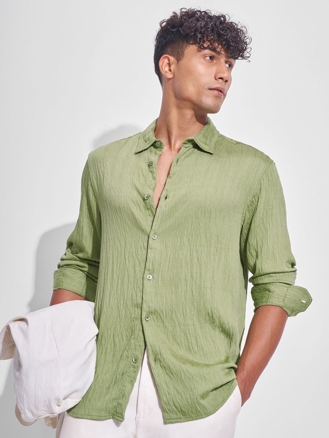 HIGHLANDER Men Relaxed Fit Vertical Striped Spread Collar Casual Shirt